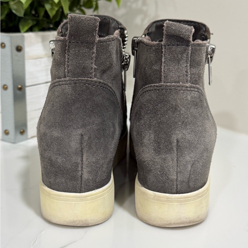 💙2 for $12 Steve Madden Wedgie Platform Sneakers Ankle Booties Gray Suede Sz 6 - Picture 5 of 11